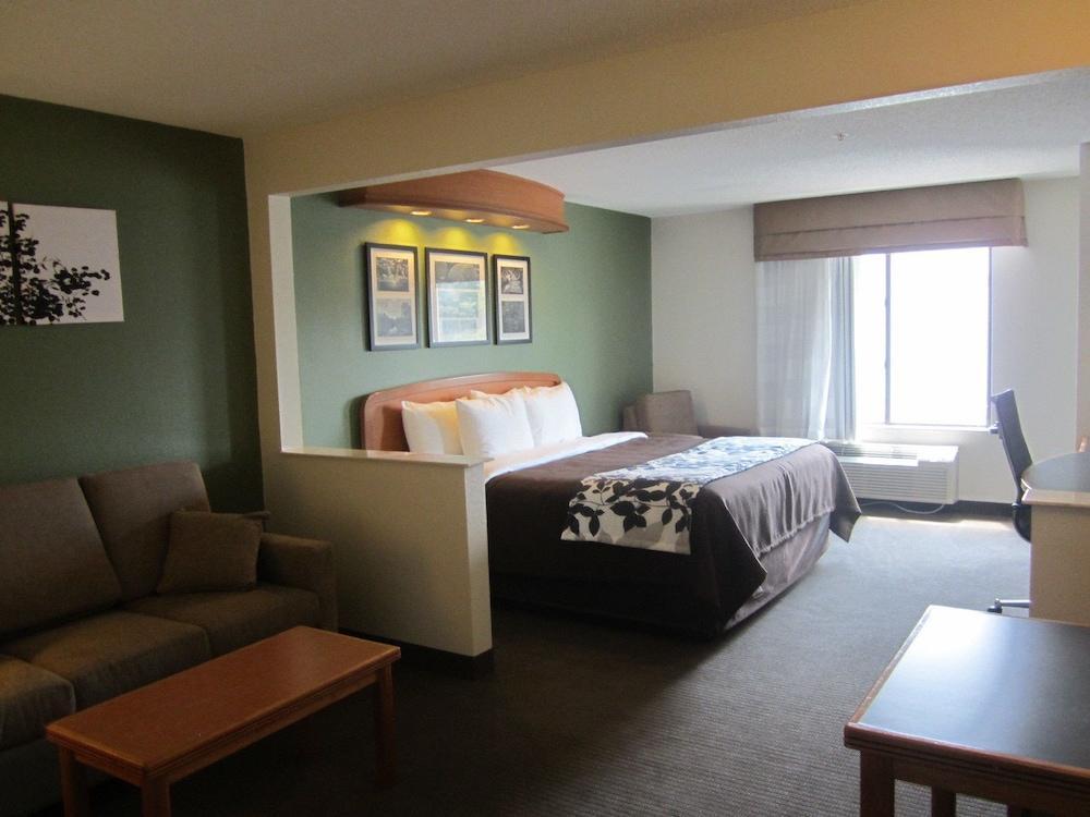 Отель Clarion Pointe Albemarle Экстерьер фото