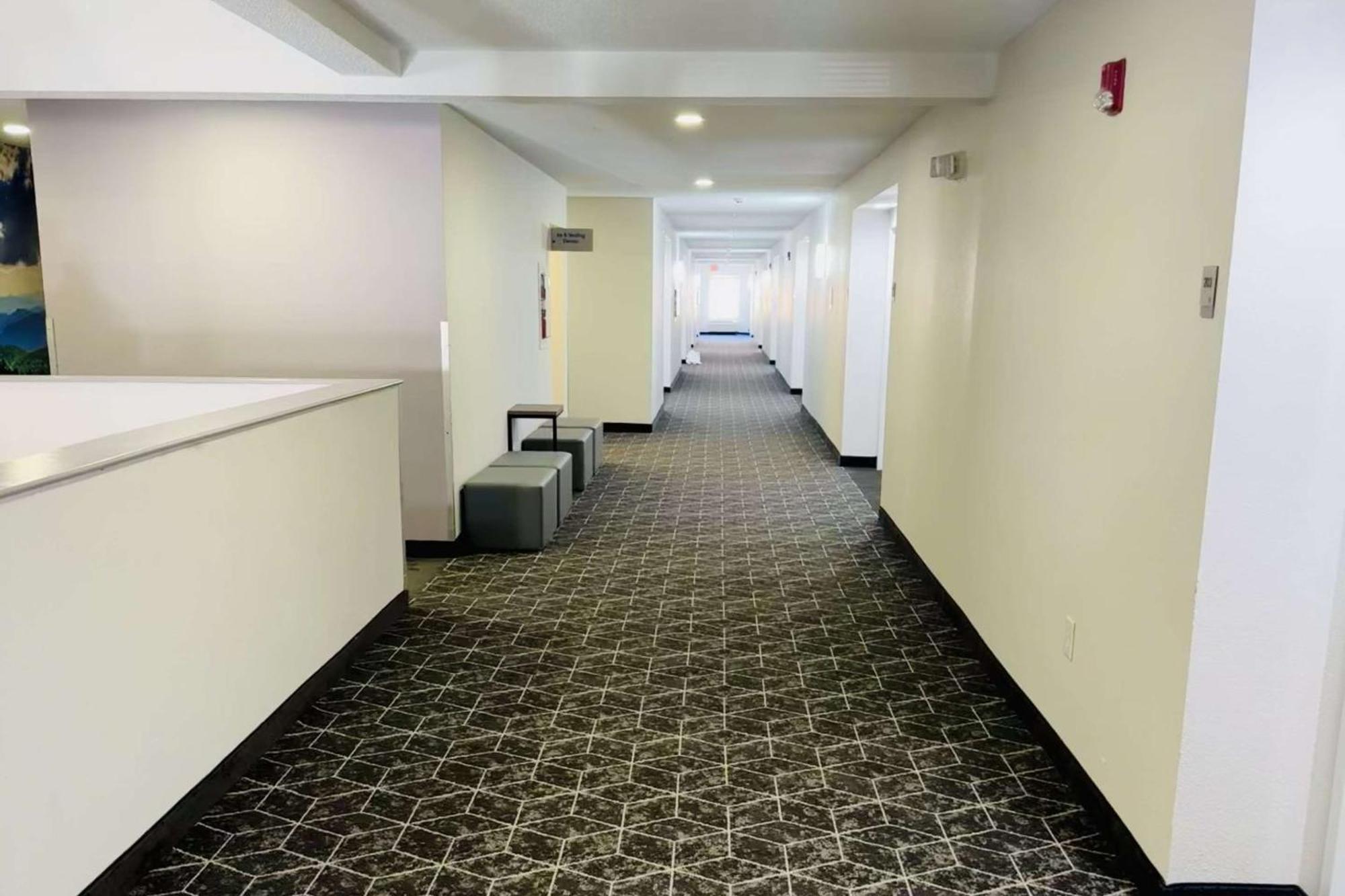 Отель Clarion Pointe Albemarle Экстерьер фото