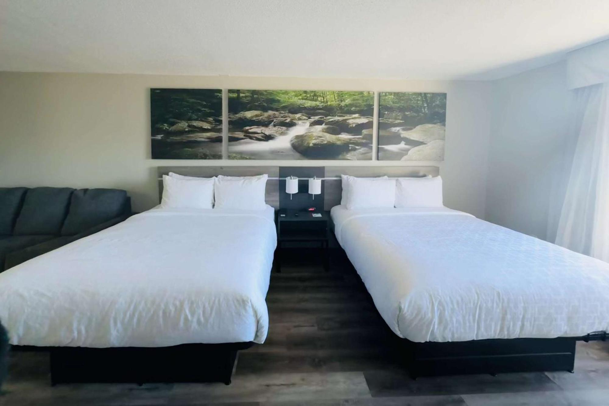 Отель Clarion Pointe Albemarle Экстерьер фото