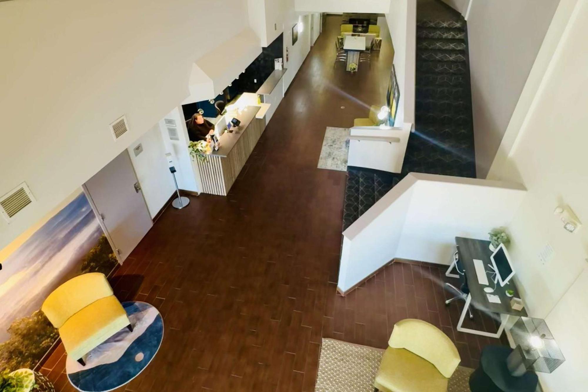 Отель Clarion Pointe Albemarle Экстерьер фото