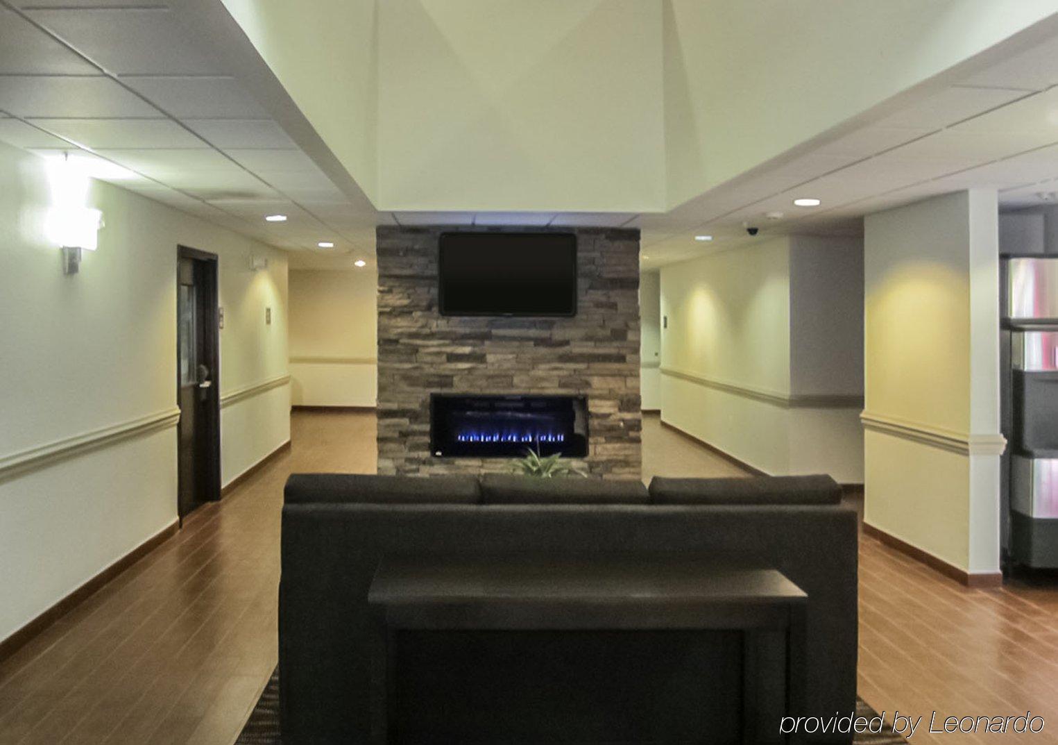Отель Clarion Pointe Albemarle Экстерьер фото