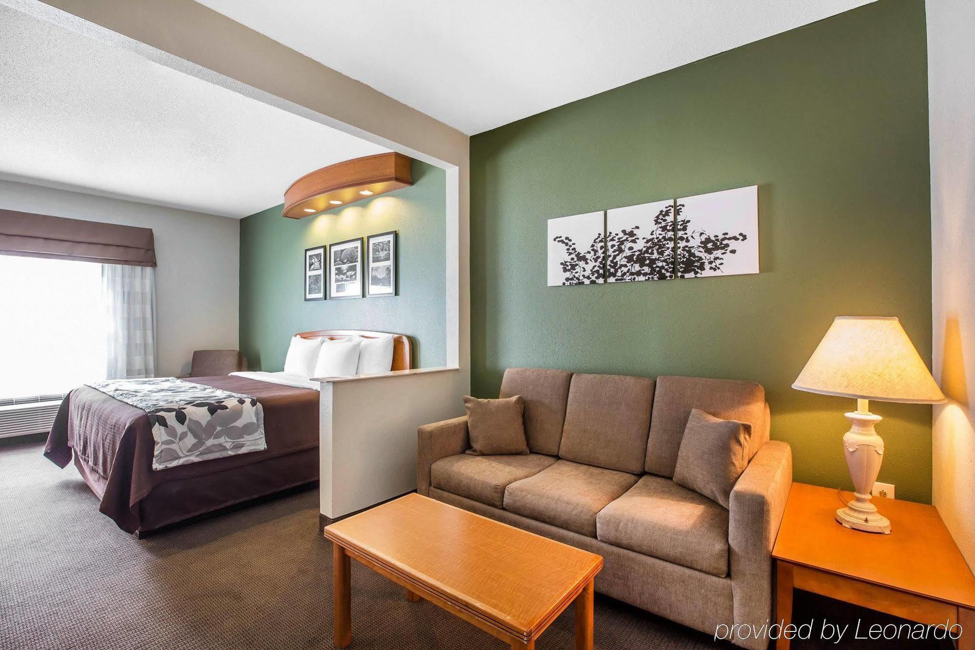 Отель Clarion Pointe Albemarle Экстерьер фото