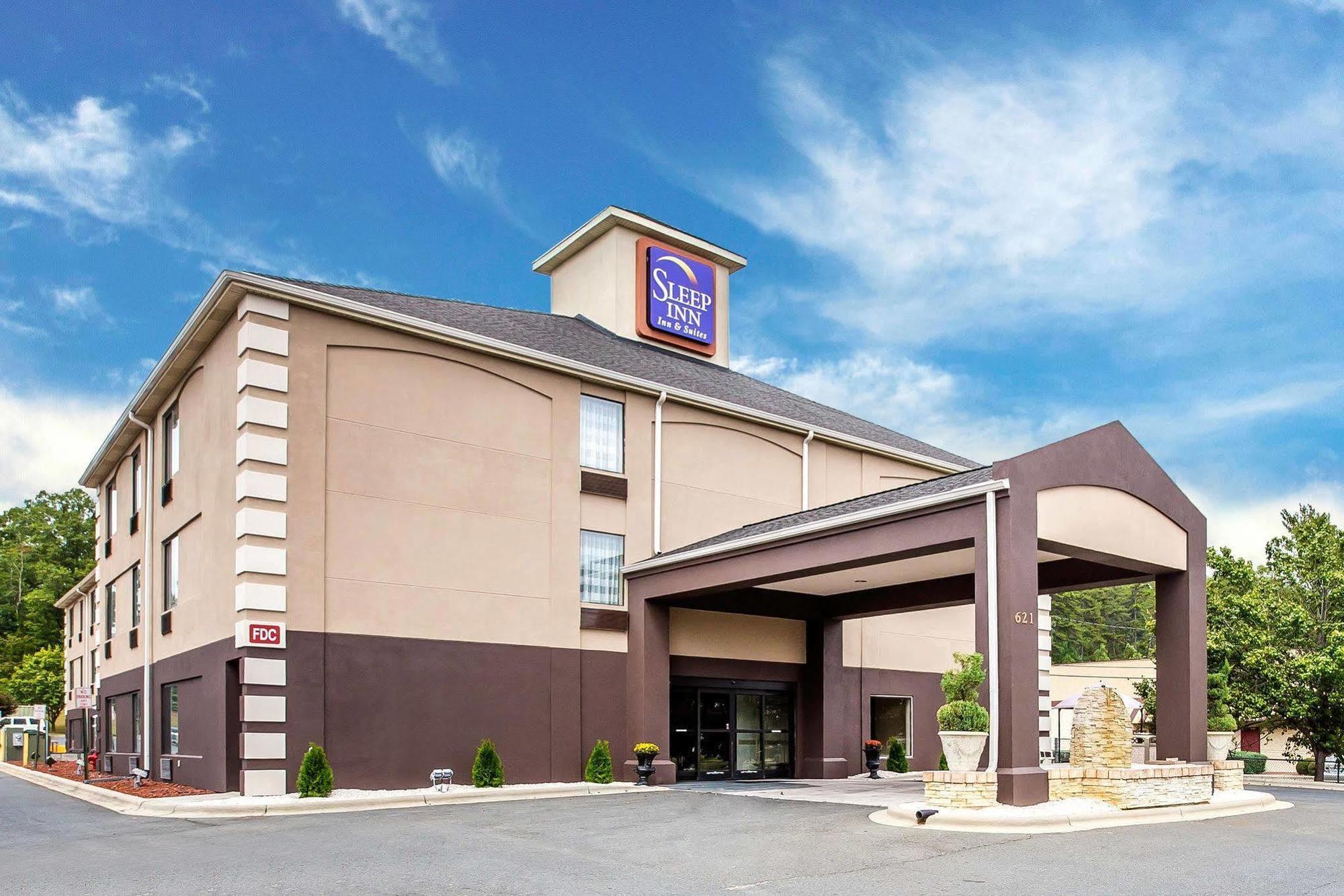 Отель Clarion Pointe Albemarle Экстерьер фото